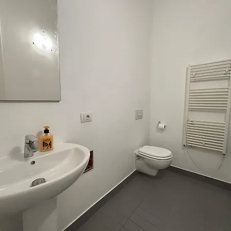 公寓 E Spazioso Con 3 Camere, 3 Bagni E Terrazzo *